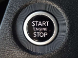【プッシュスタート】キーが車内にあれば、エンジンの始動・停止はブレーキを踏んでスイッチを押すだけ!キーを取り出す手間を省き、ワンプッシュで操作するので簡単でスムーズ!