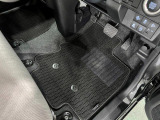 嬉しい純正フロアマット付き♪ 状態も良好です(^^♪