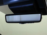 デジタルインナーミラーを装備しております。