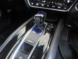軽い操作感が魅力の電子制御式シフト☆SPORTモードスイッチONにするとアクセルレスポンスの良い走りができます☆ON・OFFの切り替えはお好みでどうぞ☆☆☆
