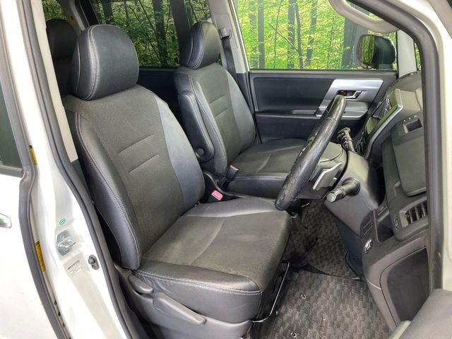 トヨタ ヴォクシー 2.0 ZS 煌Z の中古車詳細 (113,407km, ホワイト