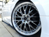新品19インチアルミホイール!新品タイヤ!走行音の少ないモデルを選択し燃費向上するようにエア圧をセットアップしています!