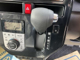インパネシフト。ハンドルから近いので運転しやすいです