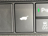 【パワーバックドア】スマートキーや運転席のボタンを押すだけでリアゲートが自動で開閉します!荷物を持っている時や、高い位置にあるバックドアを閉める際に便利な機能です♪