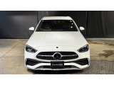 ウィンカー内蔵ドアミラーを開発したのは『メルセデス・ベンツ』です。他車からの視認性が高まり、事故の可能性を低減させています。更に、点灯部分はドライバーの視界に入らないように設計されています。