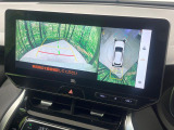 【パノラミックビューモニター】専用のカメラにより、上から見下ろしたような視点で360度クルマの周囲を確認することができます☆死角部分も確認しやすく、狭い場所での切り返しや駐車もスムーズに行えます。