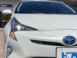 LEDヘッドライトは、本当に明るくて安全です。暗い夜道からお客様を守ってくれます。運転しやすいですし、自慢にもなるかも?黄色いハロゲンライトと見比べてください。