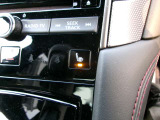 前席に、冬場にはありがたいシートヒーターが装備されております。