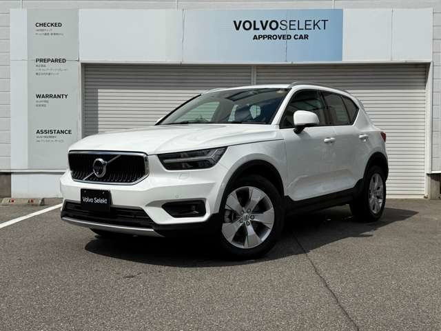 XC40 T4 AWD モメンタム 4WD