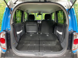 普段のお買い物や通勤、送迎等に十分な荷室スペースを確保しております。セカンドシートを倒すと、大きな荷物の積載も可能です♪