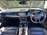 Audiのインテリアはエクステリア同様、優れたデザイン性とクオリティ、そして機能性を兼ね備えております。