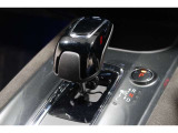 扱いやすい位置に配置されたフロアオートマチックです☆CVTを採用で滑らかでスムーズな走りが楽しめますよ♪