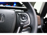 Hondaセンシングの機能のひとつ、アダプティブクルーズコントロール付!アクセルから足を離しても設定したスピードと前車との車間を保ち走行してくれます!車線維持もアシスト☆高速道路で疲労軽減ですね☆
