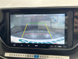 【バックモニター】後ろのカメラの映像をモニターに映し出すことができます!後方の見えない死角や、障害物との距離感をしっかり確認することができます!駐車が苦手な方におすすめです。