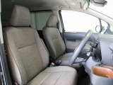 清潔で広々した座席です!!!ぜひ現車を見て体感してみてください♪