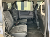 2列目シートも広々としていて、座りやすいです。