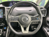 【純正革巻きステアリング】上質な革を使用することで、手にしっかり馴染みとても運転しやすいハンドルです♪