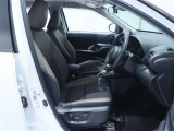 パワーシート搭載。微妙な調整が手軽にでき、最適なポジションで運転することが可能です。