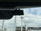 日産純正ドライブレコーダーです。前方向けとルームミラーから車室内後方を撮影します。