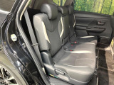 後部座席も気になるようなキズ・汚れやへたり等、大きなダメージはなく、良好な状態です。