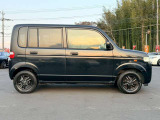 当店在庫は外装、内装クリーニング後に展示し、併せて事故修復歴の有無、メーター改ざん歴の有無も第三者機関による検査を全台実施しております。車検、整備、鈑金塗装も自社で対応できますのでご安心ください。