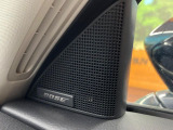 【BOSEサウンドシステム】メーカーオプションの高品位サウンドシステムを搭載。専用のチューニングが施された大小様々なスピーカーから良質なサウンドが奏でられます。