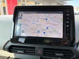 純正のメモリーナビ搭載です。初めての場所でも安心ですね♪