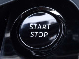 【プッシュスタート】キーが車内にあれば、エンジンの始動・停止はブレーキを踏んでスイッチを押すだけ!キーを取り出す手間を省き、ワンプッシュで操作するので簡単でスムーズ!