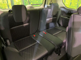3列目シートはもちろん状態良好☆大人でもゆったりと座って頂けますので、大人数でのお出かけもラクラクです♪ご家族で、気の知れた仲間で、ドライブに行くのが楽しみですね♪