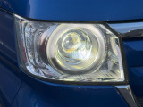 純正LEDヘッドライトの写真です。夜間の走行も安心です♪