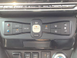 車内の温度管理がワンタッチで簡単に出来るのがオートエアコンです。これでいつでも快適ドライブが出来ますね!