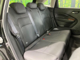 後部座席も気になるようなキズ・汚れやへたり等、大きなダメージはなく、良好な状態です。