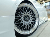 新品19アルミ!新品タイヤ!走行音の少ないモデルを選択し燃費向上するようにエア圧をセットアップしています!
