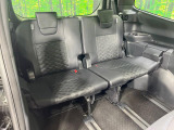 3列目シートはもちろん状態良好☆大人でもゆったりと座って頂けますので、大人数でのお出かけもラクラクです♪ご家族で、気の知れた仲間で、ドライブに行くのが楽しみですね♪v