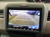 便利な3ビュー切り替え、ガイド線表示付きのバックカメラです!後退時、後方の視界をサポートします!