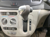インパネシフトならハンドルからの移動距離が短く操作もスムーズ!また、足元が広くなりすっきりしますので、大柄な方でも快適にお過ごしいただけます。