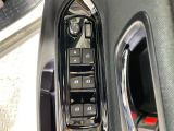 【パワーウインドウ】運転席のスイッチで、各席の窓ガラスの開閉ができます!あると便利ですよね!