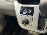オートエアコンは温度を設定するだけで、自動で風量などを設定してくれます。運転しながら操作も必要ないので、安全性も向上します。