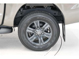 タイヤサイズ(265/65R17)です。