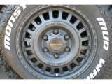 足元にはNEXUS CREST NC-1 16インチをチョイス♪