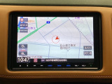 ナビゲーションは、フルセグTVビ対応のGathers純正メモリーナビを搭載しています。ナビに曲を記憶させるミュージックサーバー使用時は、別途SDカードが必要になります。