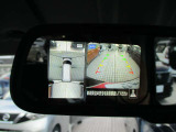 空から見下ろしているような視点で周囲を確認できるアラウンドビューモニター。駐車時とても便利♪