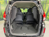 後席を格納すると、これだけの広さが!シーンに合わせたシートアレンジで、大きな荷物も積むことが出来ます♪