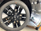 【純正16インチアルミホイール】外観にマッチした純正アルミホイールを装着しております。各種社外アルミホイールや、スタッドレスタイヤも取扱いしております。是非ご相談ください♪