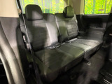 3列目シートはもちろん状態良好☆大人でもゆったりと座って頂けますので、大人数でのお出かけもラクラクです♪ご家族で、気の知れた仲間で、ドライブに行くのが楽しみですね♪