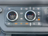 【デュアルオートエアコン】大きなダイヤルで温度調節が可能でございます!手元も見なくてもわかりやすくなっており、運転にも集中できます!
