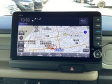 ナビは9インチホンダコネクトナビ(LXU-242NBi)装着!フルセグTV、ラジオ、CD/DVD、Apple Car Play、Android Auto、USB、Bluetoothが使用できます。