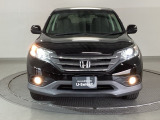 ディスチャージヘッドライト【HID】を装備していますのでとても明るく、夜間の走行や雨の日も安全・安心です。