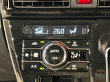 車内空調は&rdquo;AUTOエアコン&rdquo;にお任せ。運転に集中出来ますよ!