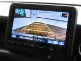 ギヤをRに入れるとナビの画面に後ろの映像が映るリヤカメラ付!後退時の安全確認やコンディションの悪い視界でもカラーバックモニターがドライバーをサポート☆☆☆